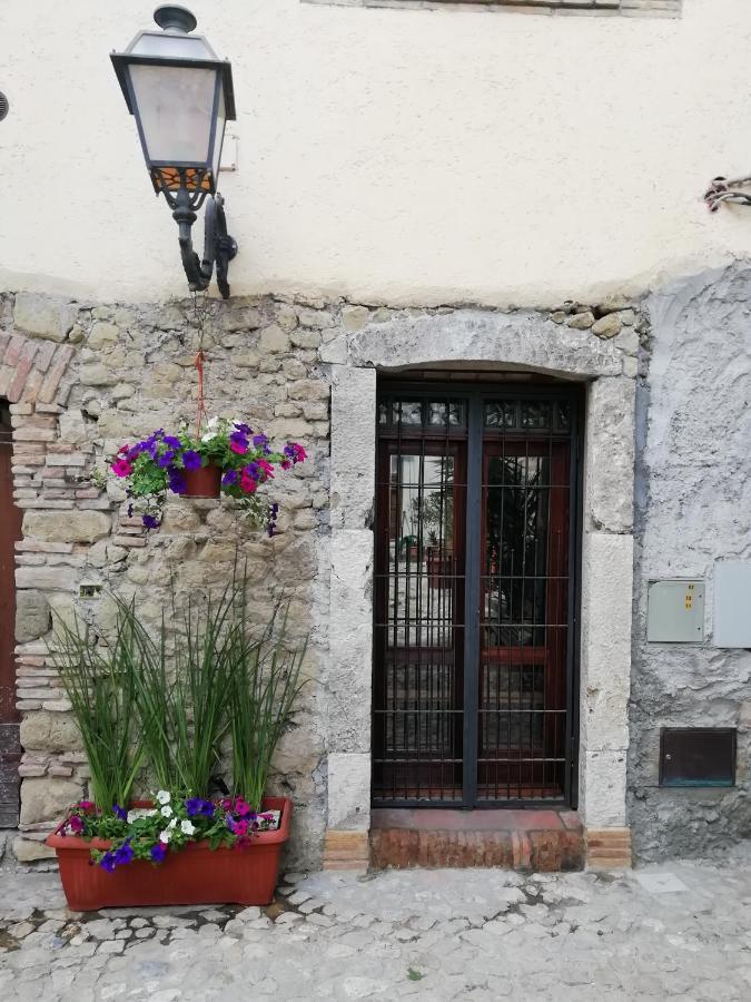 Il Cortile Del Castello Hotel Capena Exterior photo