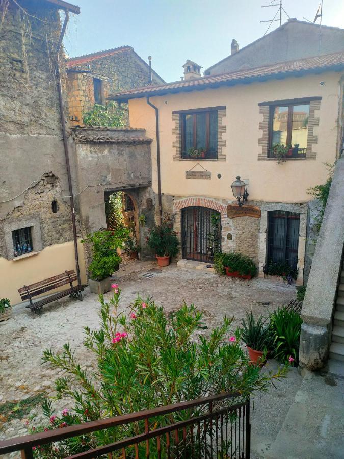 Il Cortile Del Castello Hotel Capena Exterior photo